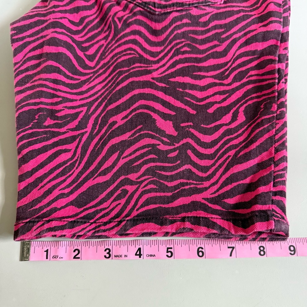 ASOS Pink Zebra print pattern Jean shorts denim slim stretch mens 30 small - Picture 8 of 13